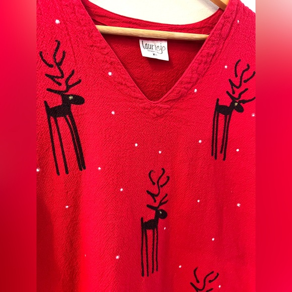 VTG LaurieJo Reindeer V-Lattice Top - Picture 2 of 4